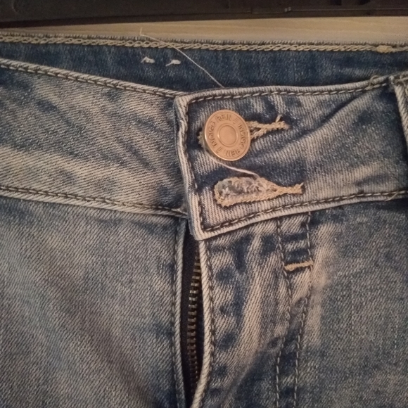 Distressed Jeans Shorts - Picture 5 of 5